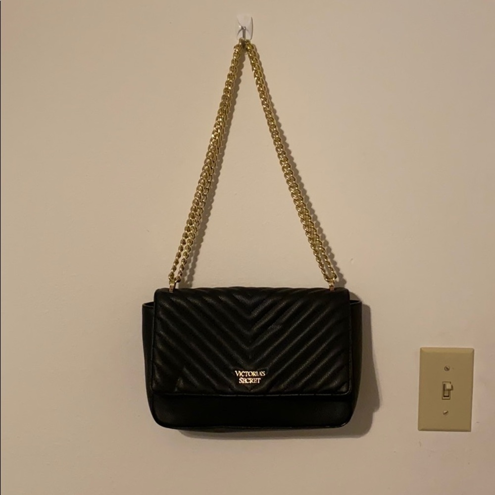 Victoria’s Secret Cross Body Chain Strap Purse